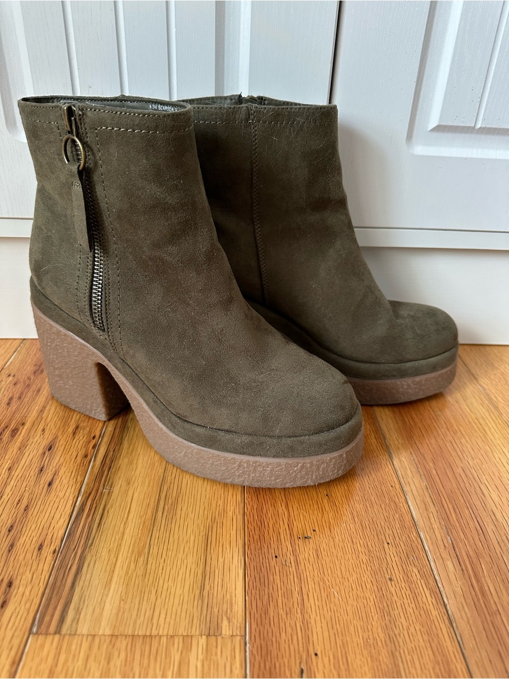 UNIONBAY Olive Suede Platform Ankle Boots